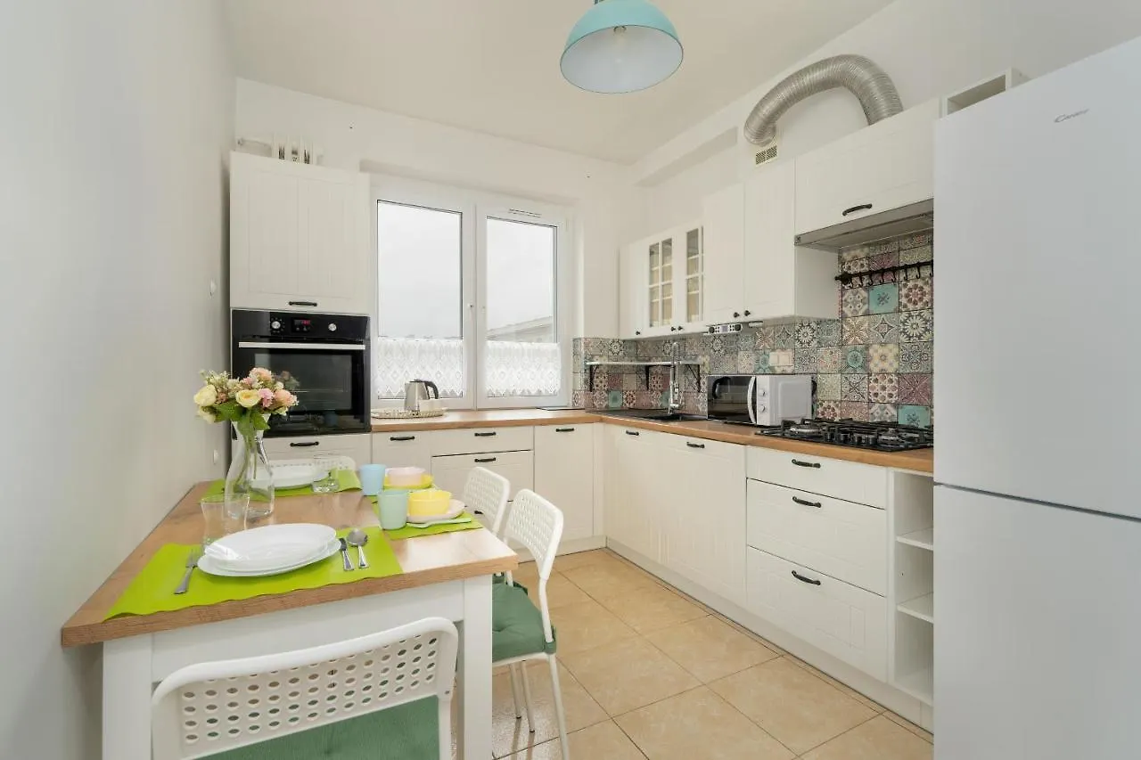 Traditionally Furnished Apartment With Balcony In Poznan By Noclegi Renters 0*,  Polska
